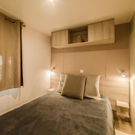 Mobil Home Les Pieds Dans L'Eau Canet-en-Roussillon Exterior foto