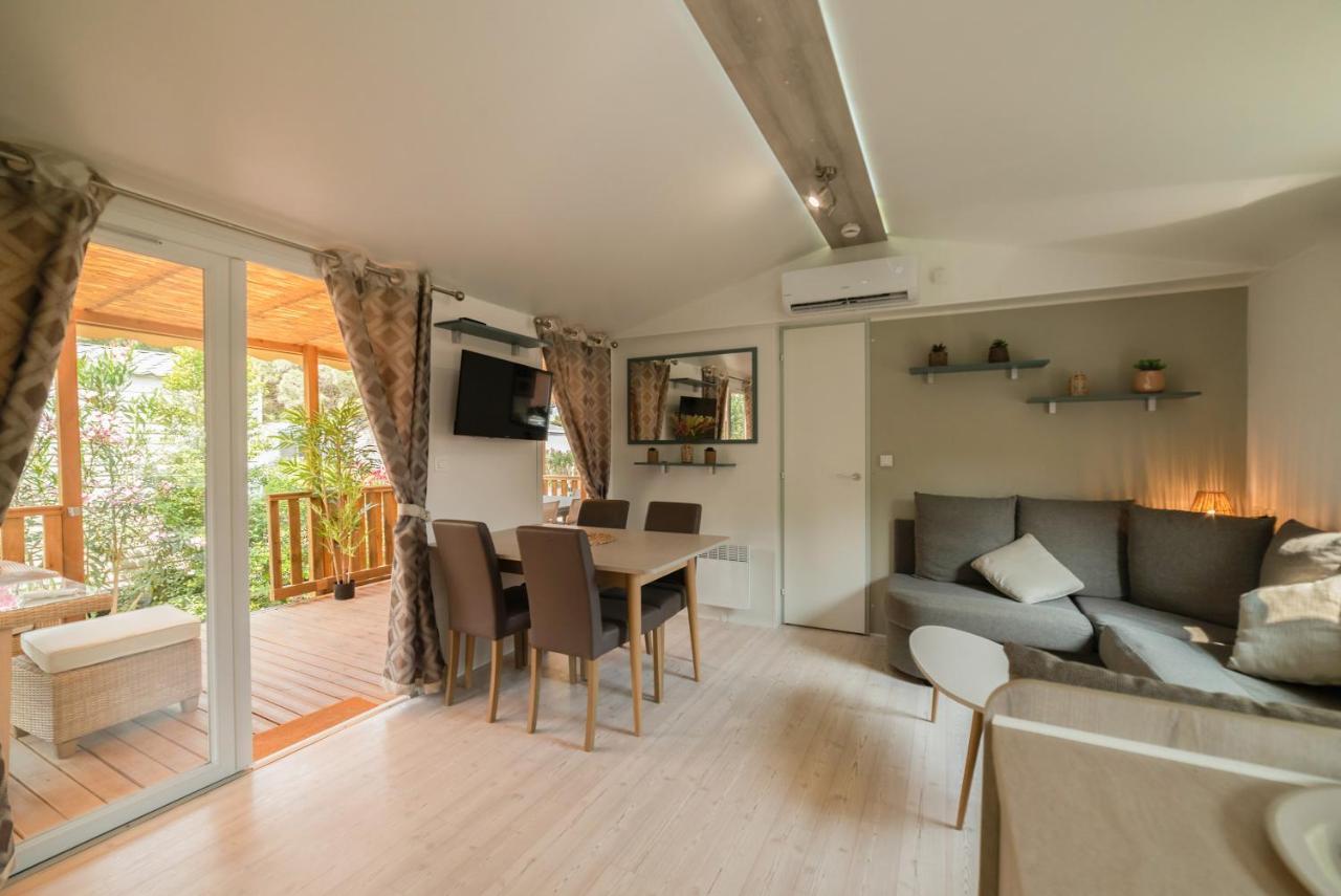 Mobil Home Les Pieds Dans L'Eau Canet-en-Roussillon Exterior foto